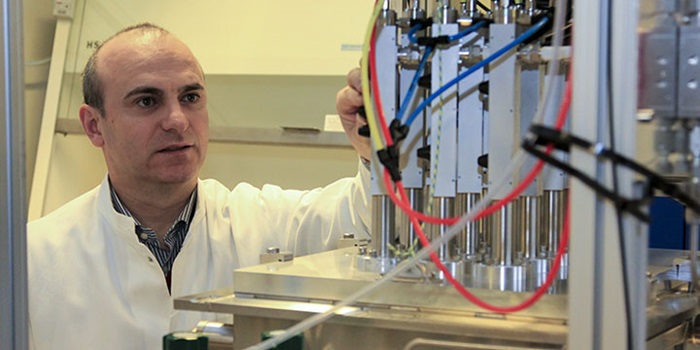 Senior scientist Eugen Stamate in his plasma laboratory. Photo: DTU Energy